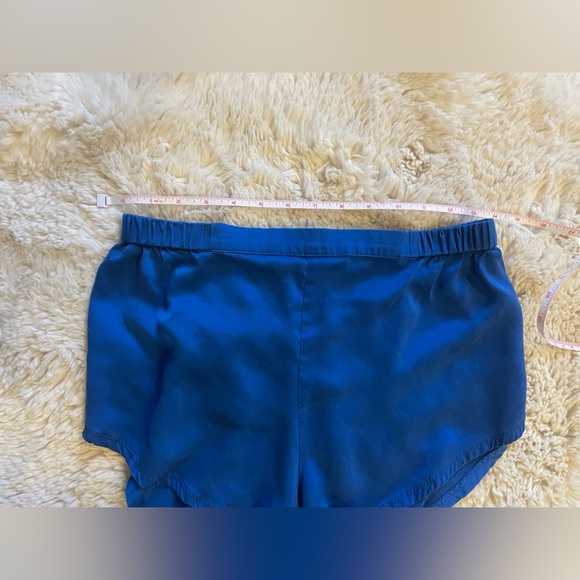 LUNYA Washable Silk Shorts Size Medium in Cobalt Blue - Picture 4 of 5